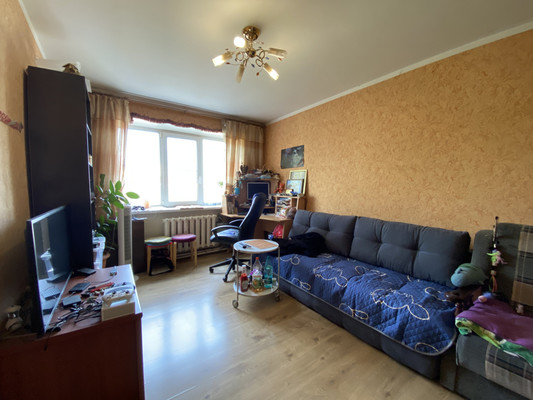 Продам однокомнатную (1-комн.) квартиру, Дмитровская ул, 30, Базарово д