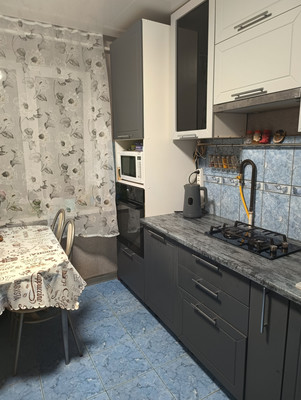 Продам трехкомнатную (3-комн.) квартиру, Кораблестроителей пр-кт, 25, Нижний Новгород г
