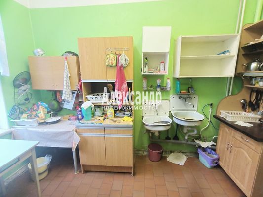 Продам комнату в 12-комн. квартире, Красного Текстильщика ул, 9-11, Санкт-Петербург г