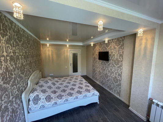 Продам двухкомнатную (2-комн.) квартиру, Кирова ул, 9б, Батайск г