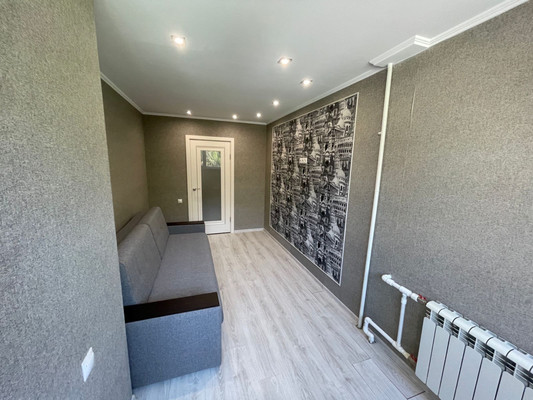 Продам двухкомнатную (2-комн.) квартиру, Кирова ул, 9б, Батайск г