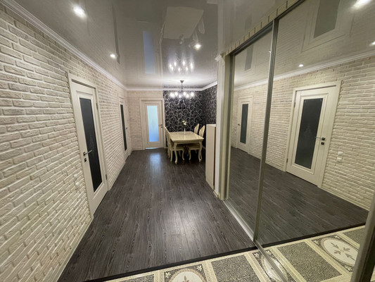 Продам двухкомнатную (2-комн.) квартиру, Кирова ул, 9б, Батайск г