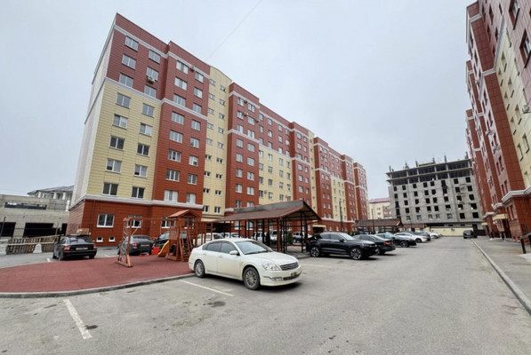 Продам трехкомнатную (3-комн.) квартиру, Профсоюзная ул, 226, Вольный Аул кп