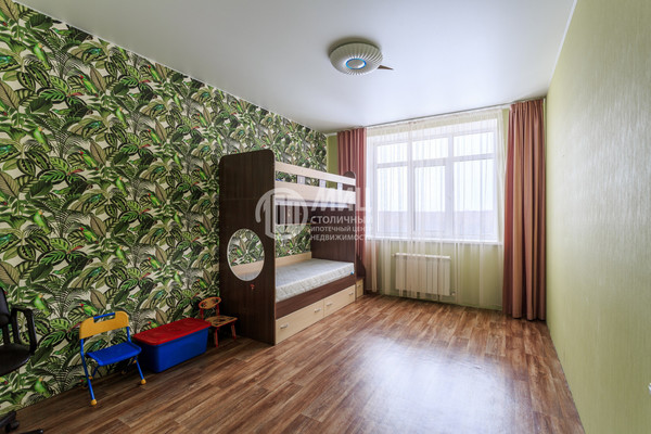 Продам трехкомнатную (3-комн.) квартиру, Бачуринская ул, 17, Коммунарка п
