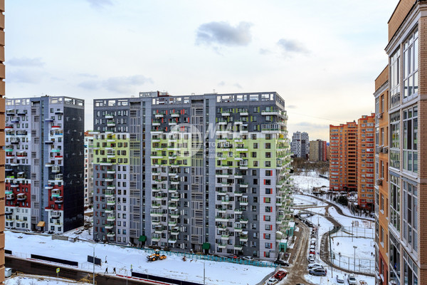 Продам трехкомнатную (3-комн.) квартиру, Бачуринская ул, 17, Коммунарка п