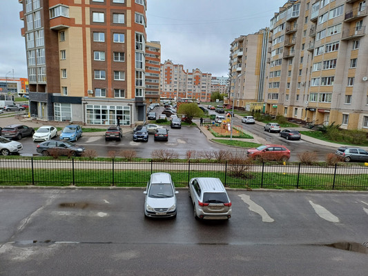 Продам двухкомнатную (2-комн.) квартиру, Луговая ул, 3, Великий Новгород г