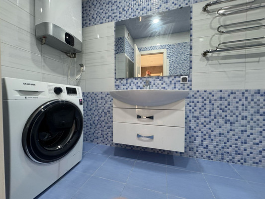 Продам двухкомнатную (2-комн.) квартиру, Таганрогская ул, 132к3, Ростов-на-Дону г