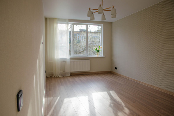 Продам двухкомнатную (2-комн.) квартиру, Славы пр-кт, 41, Санкт-Петербург г