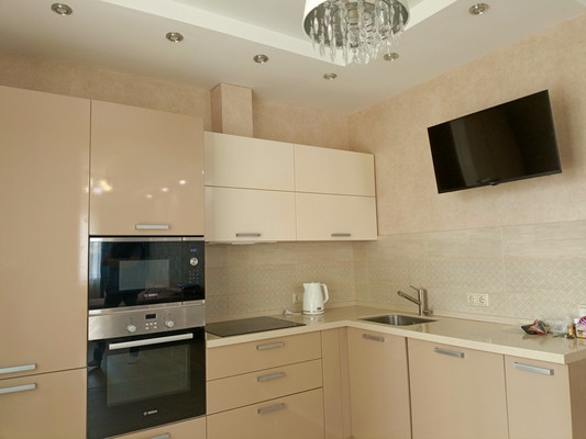 Продам трехкомнатную (3-комн.) квартиру, Молодежная ул, 28кА, Речицы с
