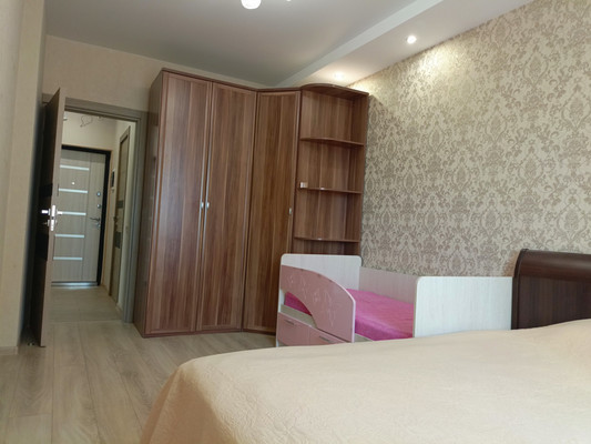 Продам трехкомнатную (3-комн.) квартиру, Молодежная ул, 28кА, Речицы с