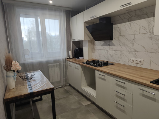 Продам трехкомнатную (3-комн.) квартиру, Чавайна б-р, 14, Йошкар-Ола г