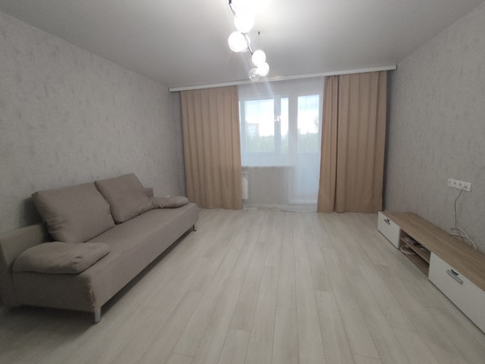 Продам трехкомнатную (3-комн.) квартиру, Чавайна б-р, 14, Йошкар-Ола г