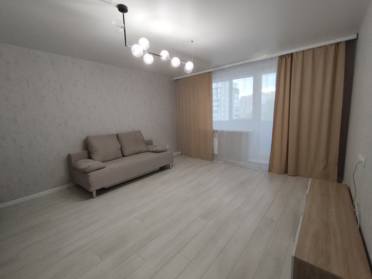 Продам трехкомнатную (3-комн.) квартиру, Чавайна б-р, 14, Йошкар-Ола г