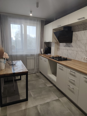 Продам трехкомнатную (3-комн.) квартиру, Чавайна б-р, 14, Йошкар-Ола г