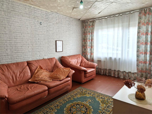 Продам двухкомнатную (2-комн.) квартиру, Парашютная ул, 12, Красноярск г