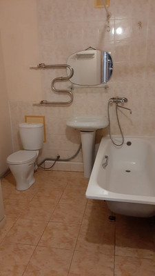 Продам двухкомнатную (2-комн.) квартиру, 339-й Стрелковой Дивизии ул, 19, Ростов-на-Дону г