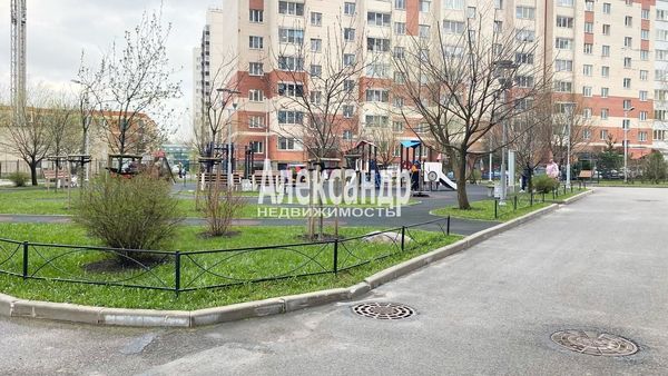 Продам однокомнатную (1-комн.) квартиру, Скандинавский проезд, 8к2, Мурино п