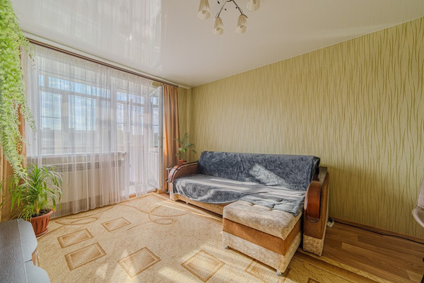 Продам двухкомнатную (2-комн.) квартиру, Вадинская ул, 7, Пенза г