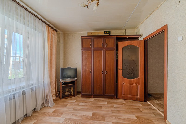 Продам двухкомнатную (2-комн.) квартиру, Вадинская ул, 7, Пенза г