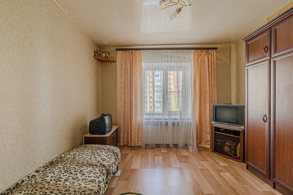 Продам двухкомнатную (2-комн.) квартиру, Вадинская ул, 7, Пенза г