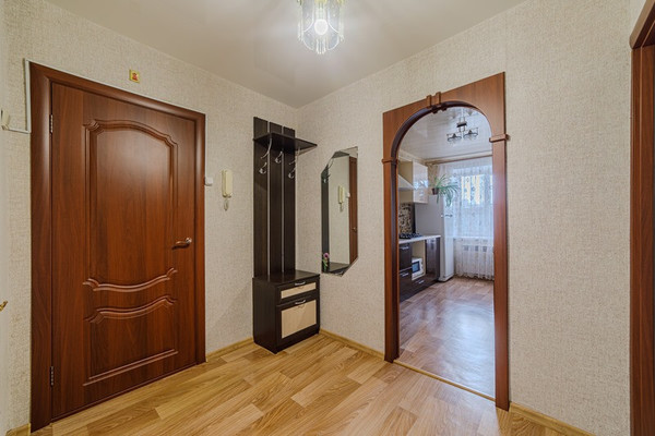 Продам двухкомнатную (2-комн.) квартиру, Вадинская ул, 7, Пенза г