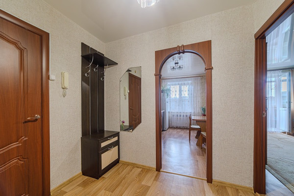 Продам двухкомнатную (2-комн.) квартиру, Вадинская ул, 7, Пенза г