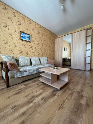 Продам двухкомнатную (2-комн.) квартиру, Сормовская ул, 210, Краснодар г