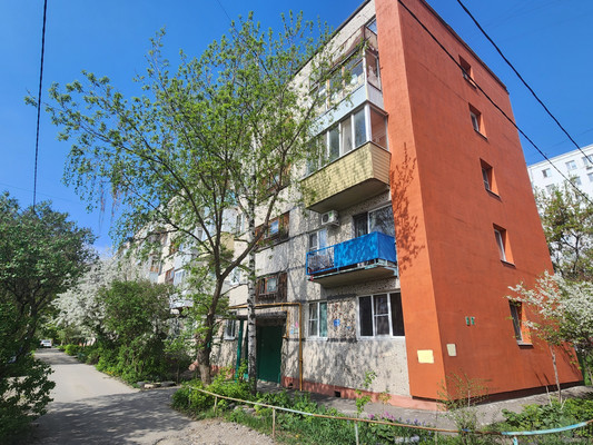 Продам трехкомнатную (3-комн.) квартиру, Карпинского ул, 46, Пенза г