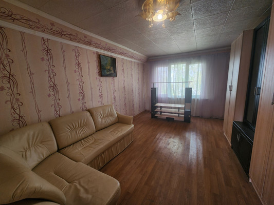 Продам трехкомнатную (3-комн.) квартиру, Карпинского ул, 46, Пенза г