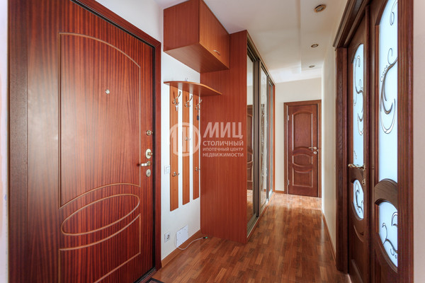 Продам двухкомнатную (2-комн.) квартиру, Богданова ул, 54, Москва г