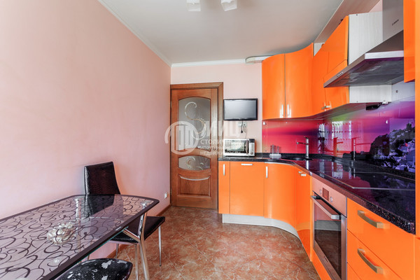 Продам двухкомнатную (2-комн.) квартиру, Богданова ул, 54, Москва г