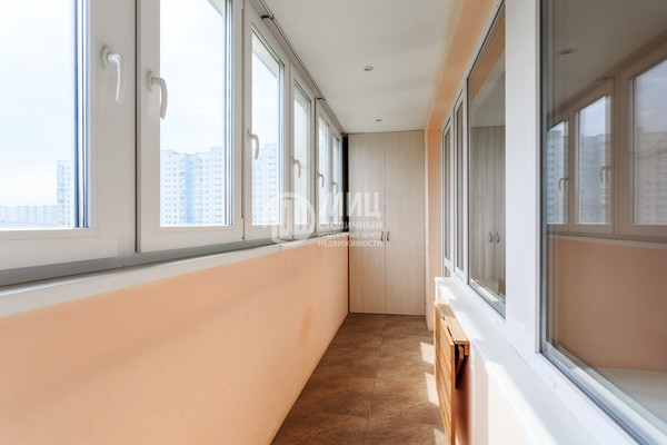 Продам двухкомнатную (2-комн.) квартиру, Богданова ул, 54, Москва г