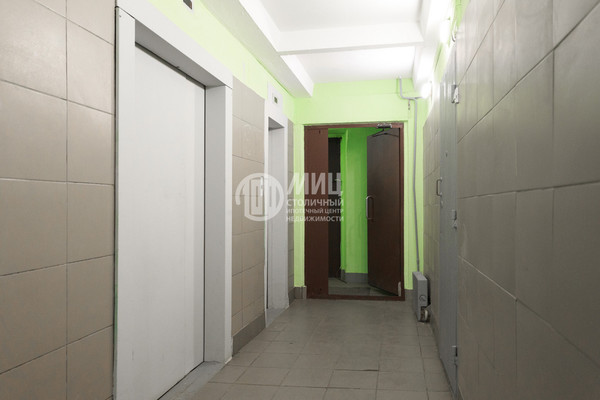 Продам двухкомнатную (2-комн.) квартиру, Богданова ул, 54, Москва г