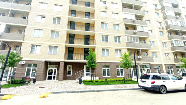 Продам трехкомнатную (3-комн.) квартиру, им. лётчика Позднякова ул, 2к16, Краснодар г