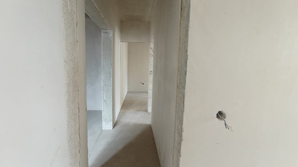 Продам трехкомнатную (3-комн.) квартиру, им. лётчика Позднякова ул, 2к16, Краснодар г