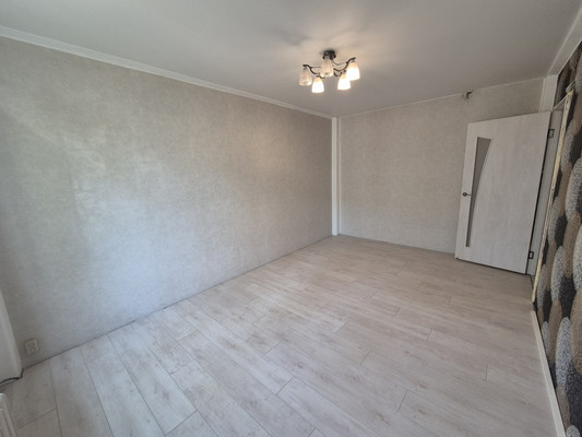 Продам двухкомнатную (2-комн.) квартиру, Дмитровская ул, 14, Базарово д