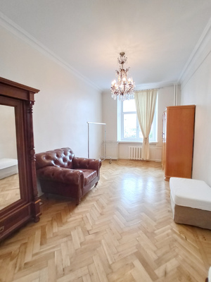 Продам трехкомнатную (3-комн.) квартиру, Большая Полянка ул, 1/3, Москва г
