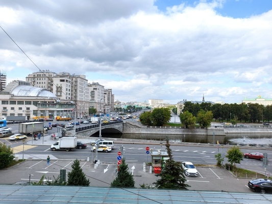 Продам трехкомнатную (3-комн.) квартиру, Большая Полянка ул, 1/3, Москва г