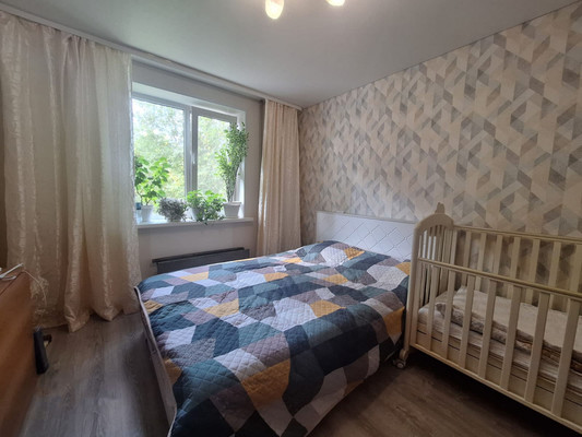 Продам двухкомнатную (2-комн.) квартиру, Молодежная ул, 12, Семеновка с
