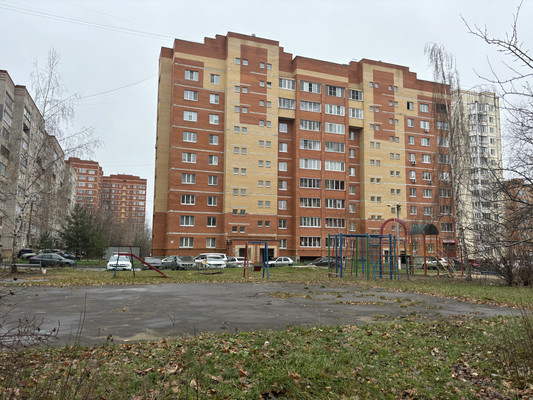Продам многокомнатную квартиру, Юбилейная ул, 6, Белоозёрский г