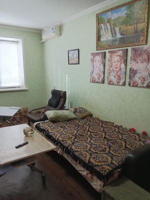 Продам трехкомнатную (3-комн.) квартиру, Таганрогская ул, 124/2, Ростов-на-Дону г