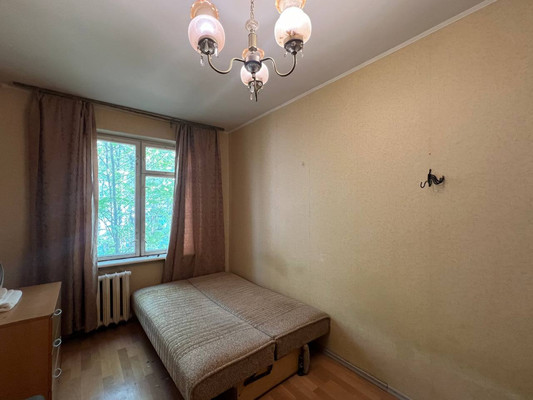 Продам трехкомнатную (3-комн.) квартиру, Кирова ул, 16, Люберцы г