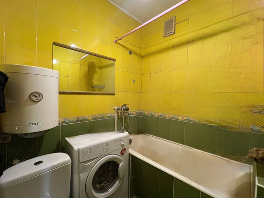 Продам трехкомнатную (3-комн.) квартиру, Кирова ул, 16, Люберцы г
