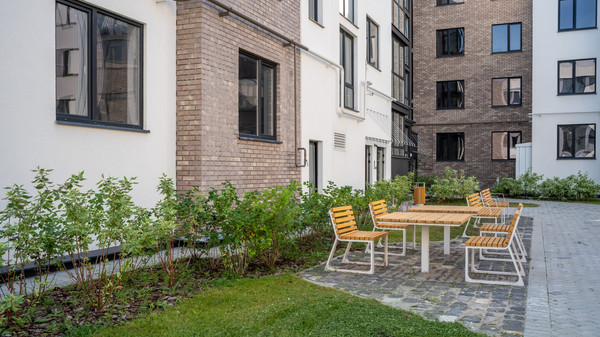 Продам двухкомнатную (2-комн.) квартиру, Ломоносова ул, 52, Калининград г