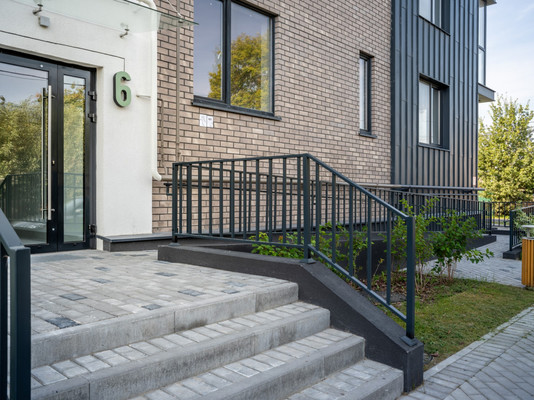 Продам двухкомнатную (2-комн.) квартиру, Ломоносова ул, 52, Калининград г