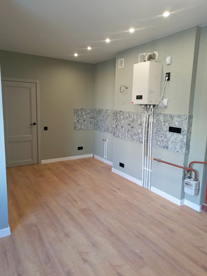 Продам двухкомнатную (2-комн.) квартиру, Ломоносова ул, 52, Калининград г