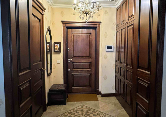 Продам трехкомнатную (3-комн.) квартиру, Загородная (Международный кв-л) ул, 1, Химки г