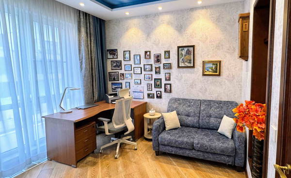 Продам трехкомнатную (3-комн.) квартиру, Загородная (Международный кв-л) ул, 1, Химки г