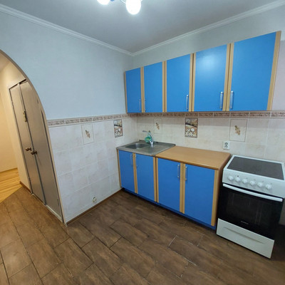 Продам трехкомнатную (3-комн.) квартиру, Маршала Кошевого ул, 14, Волгодонск г