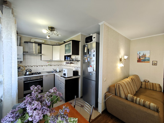 Продам трехкомнатную (3-комн.) квартиру, Ленина пр-кт, 83, Новороссийск г